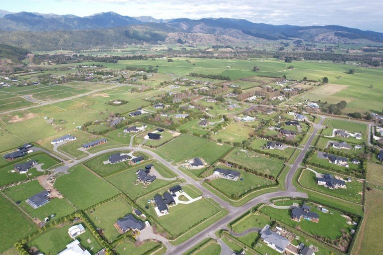 Photo of property in 12 Oriwa Lane, Levin, 5571