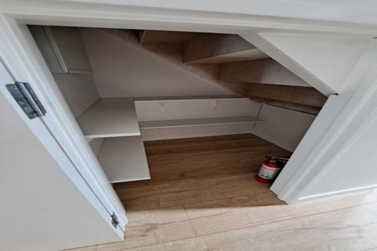 Photo of property in 3/6 Kereru Street, Henderson, Auckland, 0612