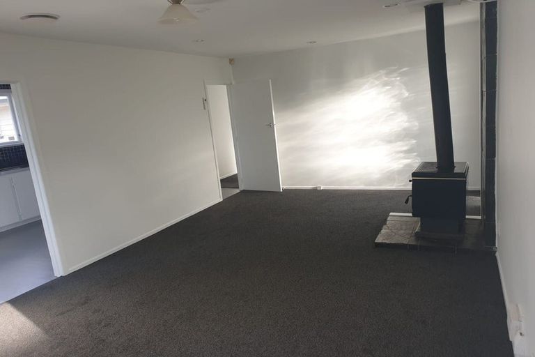Photo of property in 5 Lendic Avenue, Henderson, Auckland, 0612