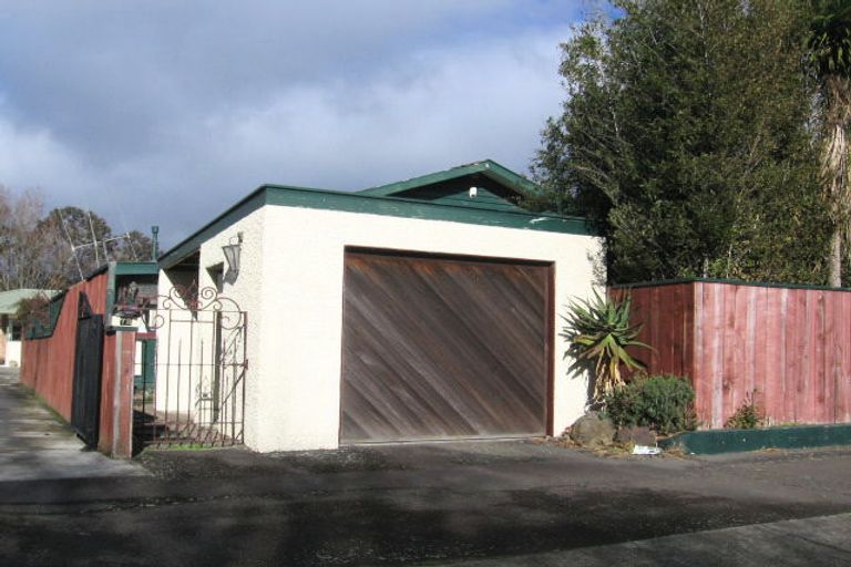 Photo of property in 72 Stanley Avenue, Palmerston North, 4414
