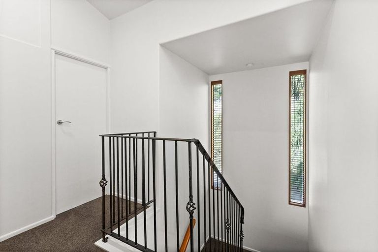 Photo of property in 4 Karaka Road, Bluff Hill, Napier, 4110