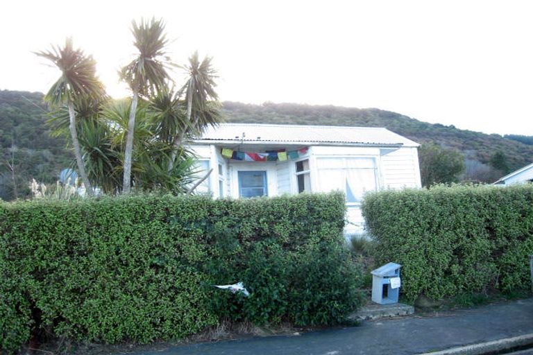 Photo of property in 1 Monowai Road, Ravensbourne, Dunedin, 9022