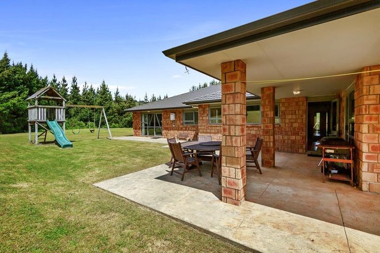 Photo of property in 50 Bing Lucas Drive, Tawa, Wellington, 5028