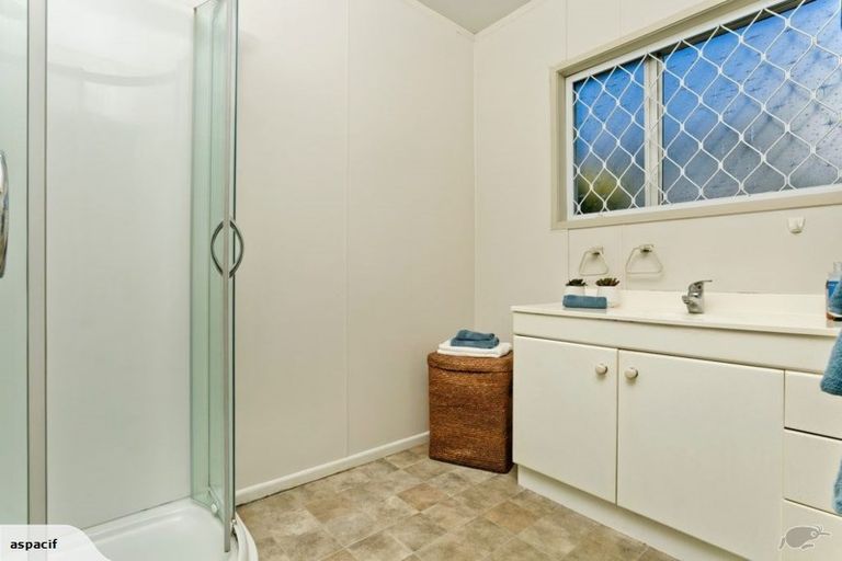 Photo of property in 1/15 Omana Road, Milford, Auckland, 0620