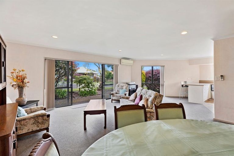 Photo of property in 17 Ridgemount Terrace, Welcome Bay, Tauranga, 3112