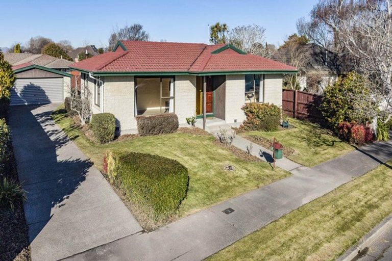 Photo of property in 3 Manson Place, Russley, Christchurch, 8042