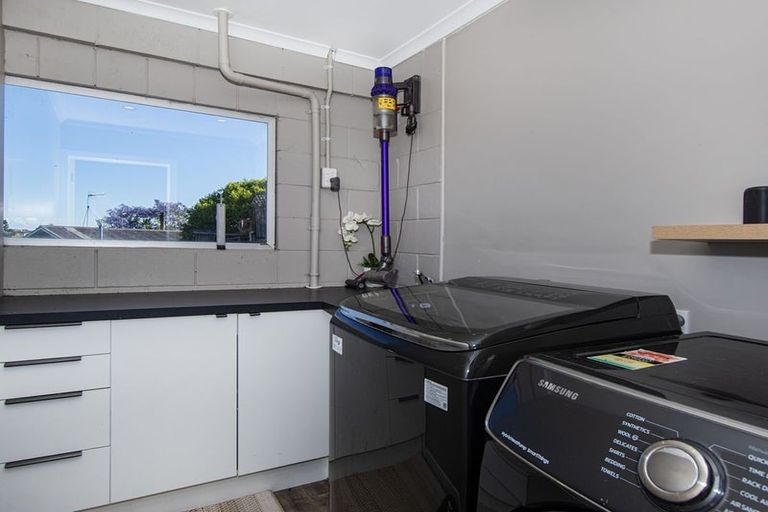 Photo of property in 8 Moa Place, Onerahi, Whangarei, 0110