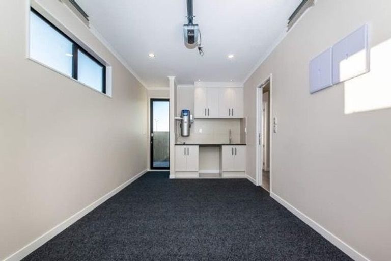 Photo of property in 32 Lockheed Street, Hobsonville, Auckland, 0618