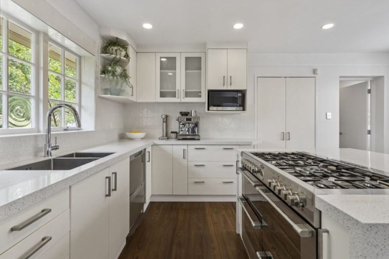 Photo of property in 53 Nui Mana Place, Te Atatu South, Auckland, 0610