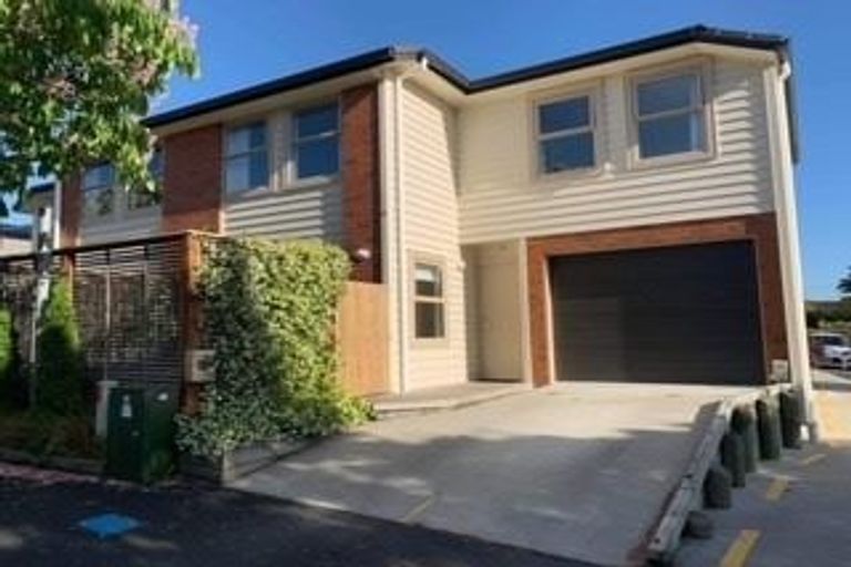 Photo of property in 2/52 Cook Street, Hamilton East, Hamilton, 3216