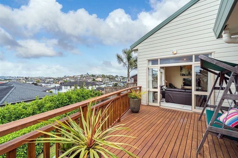 Photo of property in 636d East Coast Road, Pinehill, Auckland, 0630