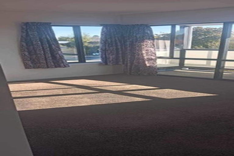 Photo of property in 10 Inca Place, Redwood, Christchurch, 8051