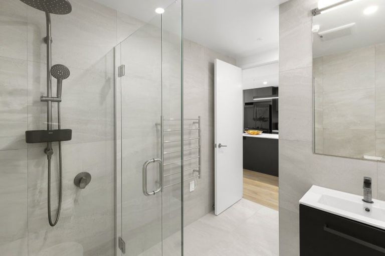 Photo of property in 3/5 Northlake Drive, Wanaka, 9305