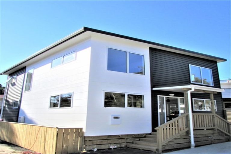 Photo of property in 11a Kowhai Street, Tawa, Wellington, 5028