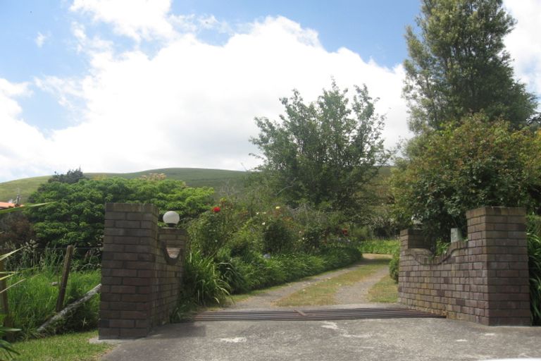 Photo of property in 201 Ohinepanea Road, Pukehina, Te Puke, 3186