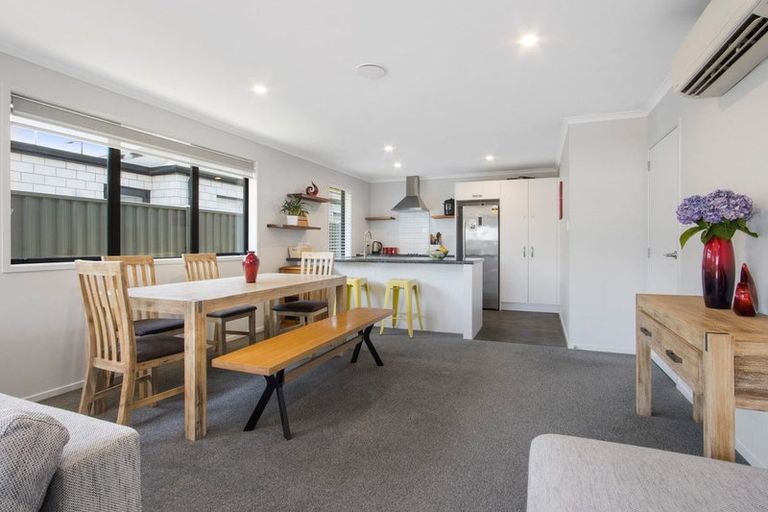 Photo of property in 5 Moss Lane, Omokoroa, 3114