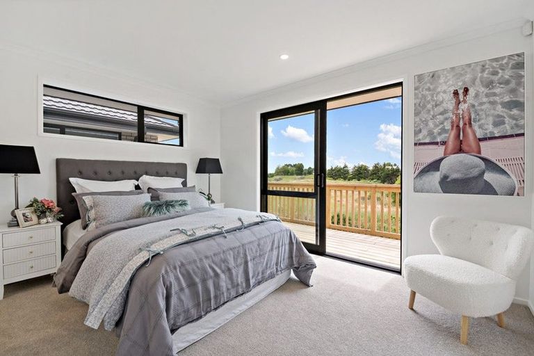 Photo of property in 78 Metoriti Crescent, Karaka, 2124