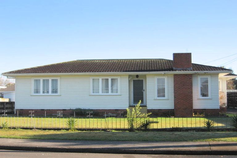 Photo of property in 2/1 Edmund Hillary Avenue, Papakura, 2110