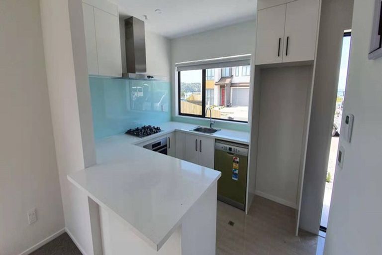 Photo of property in 44 Turret Lane, Hobsonville, Auckland, 0616