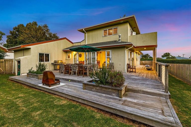 Photo of property in 9 Chorley Avenue, Massey, Auckland, 0614