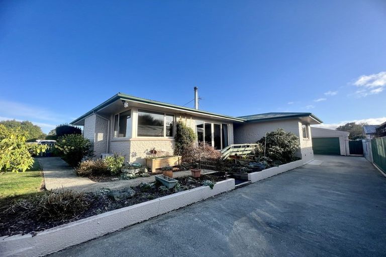 Photo of property in 28 Pine Crescent, Hargest, Invercargill, 9810
