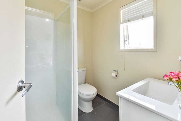 Photo of property in 32 Akeake Lane, Manurewa, Auckland, 2102