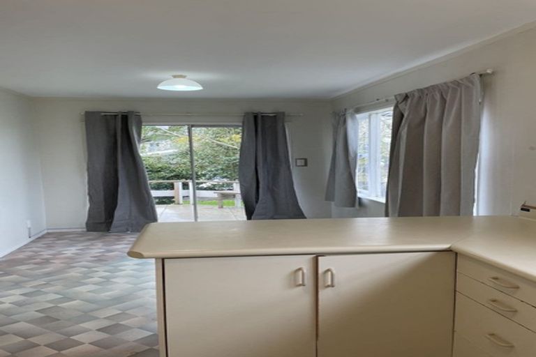 Photo of property in 36 Woodside Avenue, Northcote, Auckland, 0627