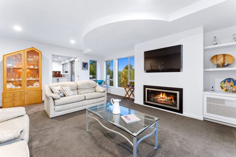 Photo of property in 18a Sylvan Park Avenue, Milford, Auckland, 0620