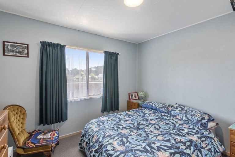 Photo of property in 16 Cousins Avenue East, Foxton Beach, Foxton, 4815