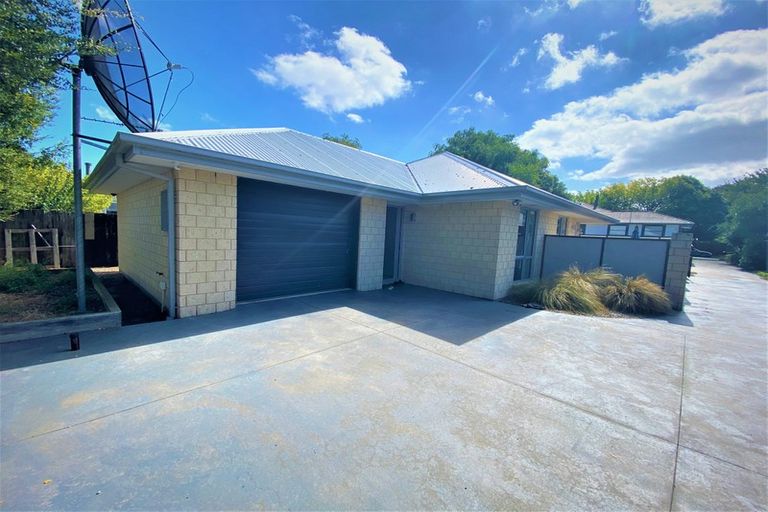 Photo of property in 4a Pinehurst Crescent, Russley, Christchurch, 8042