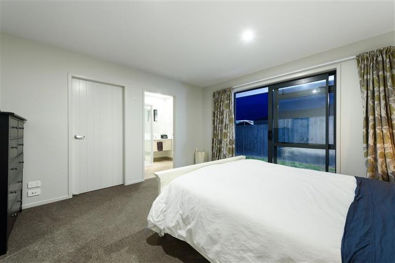 Photo of property in 18 Cupples Street, Papamoa Beach, Papamoa, 3118