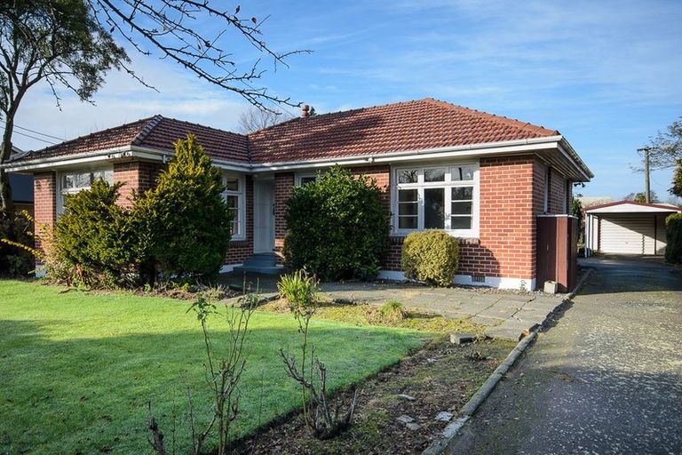 Photo of property in 16 Plynlimon Road, Fendalton, Christchurch, 8052