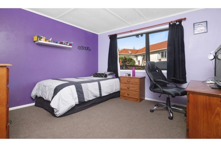 Photo of property in 106 Queen Street, Waiuku, 2123