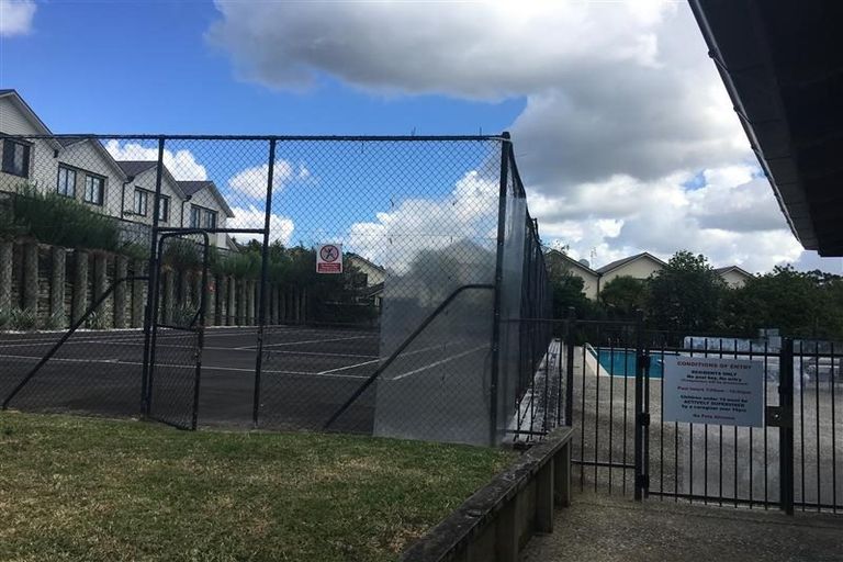 Photo of property in 14/11 The Avenue, Albany, Auckland, 0632