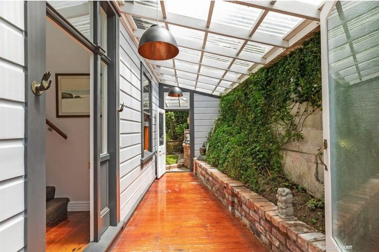 Photo of property in 62 Roseneath Terrace, Roseneath, Wellington, 6011