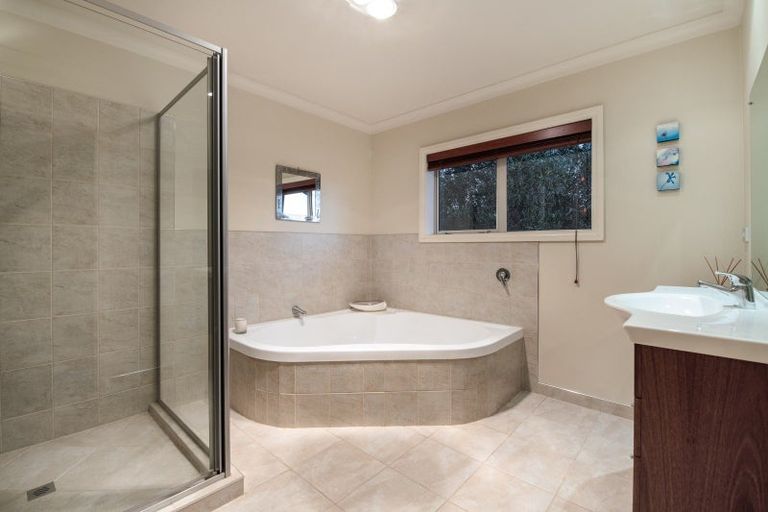 Photo of property in 240 Three Oaks Drive, Dairy Flat, Albany, 0794