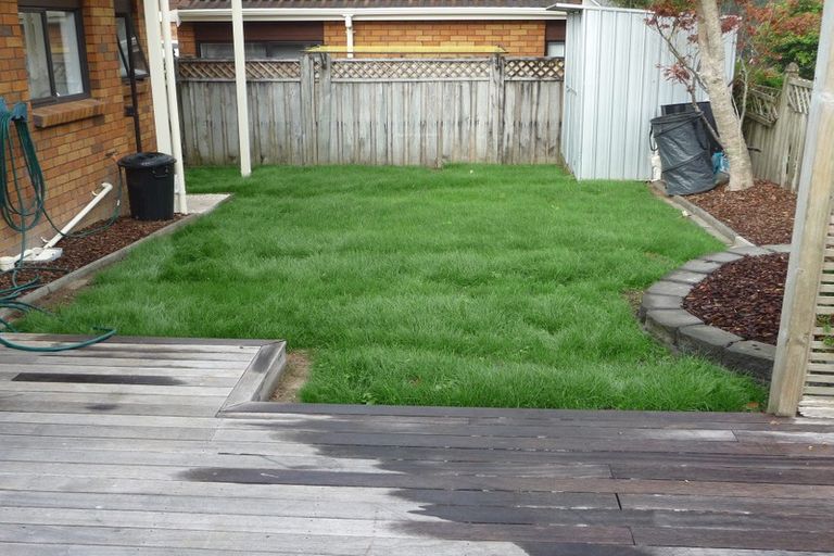 Photo of property in 2/32 Pupuke Road, Takapuna, Auckland, 0622