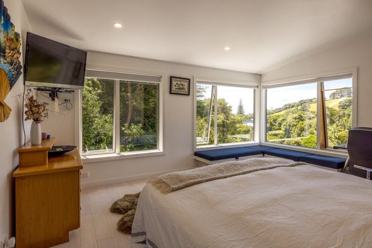 Photo of property in 18 Victoria Road South, Onetangi, Waiheke Island, 1081