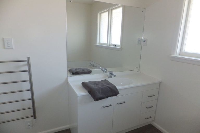 Photo of property in 2/184 Centaurus Road, Saint Martins, Christchurch, 8022
