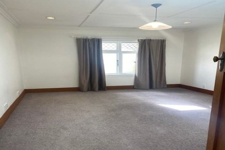 Photo of property in 19 Austin Street, Mount Victoria, Wellington, 6011