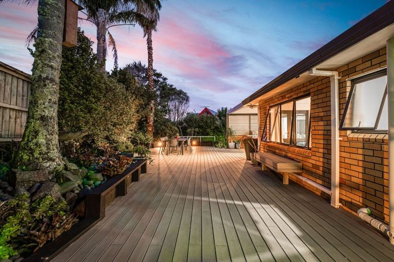 Photo of property in 36 Rhinevale Close, Henderson, Auckland, 0612