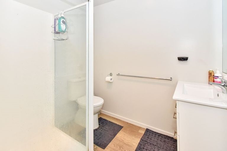 Photo of property in 22 Taiaapure Street, Weymouth, Auckland, 2103