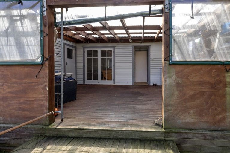 Photo of property in 30 Moores Valley Road, Wainuiomata, Lower Hutt, 5014