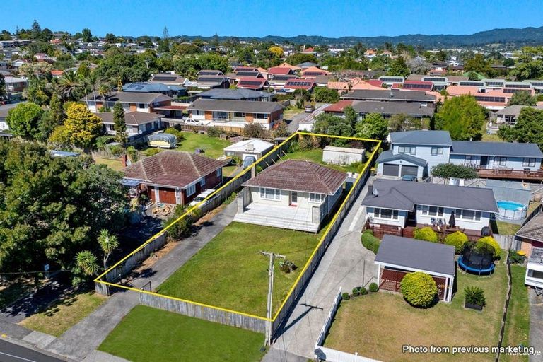 Photo of property in 4 Duncan Avenue, Te Atatu South, Auckland, 0610