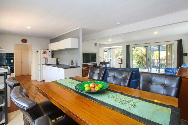 Photo of property in 1/18 Teviot Place, Totara Vale, Auckland, 0629