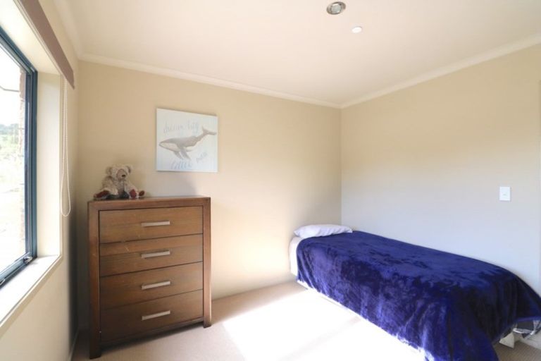 Photo of property in 136 Stratford Drive, Cable Bay, 0420