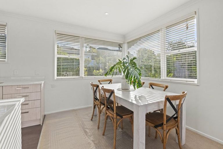 Photo of property in 5 Chevron Place, Castor Bay, Auckland, 0620