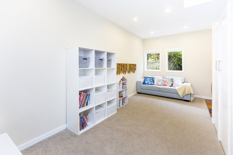 Photo of property in 73 Wyndham Road, Pinehaven, Upper Hutt, 5019