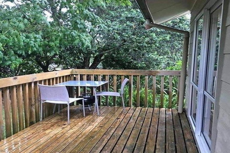 Photo of property in 2/1 Dakota Avenue, Beach Haven, Auckland, 0626