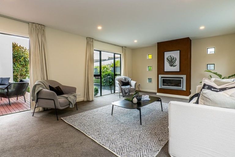 Photo of property in 321 Gardiners Road, Harewood, Christchurch, 8051